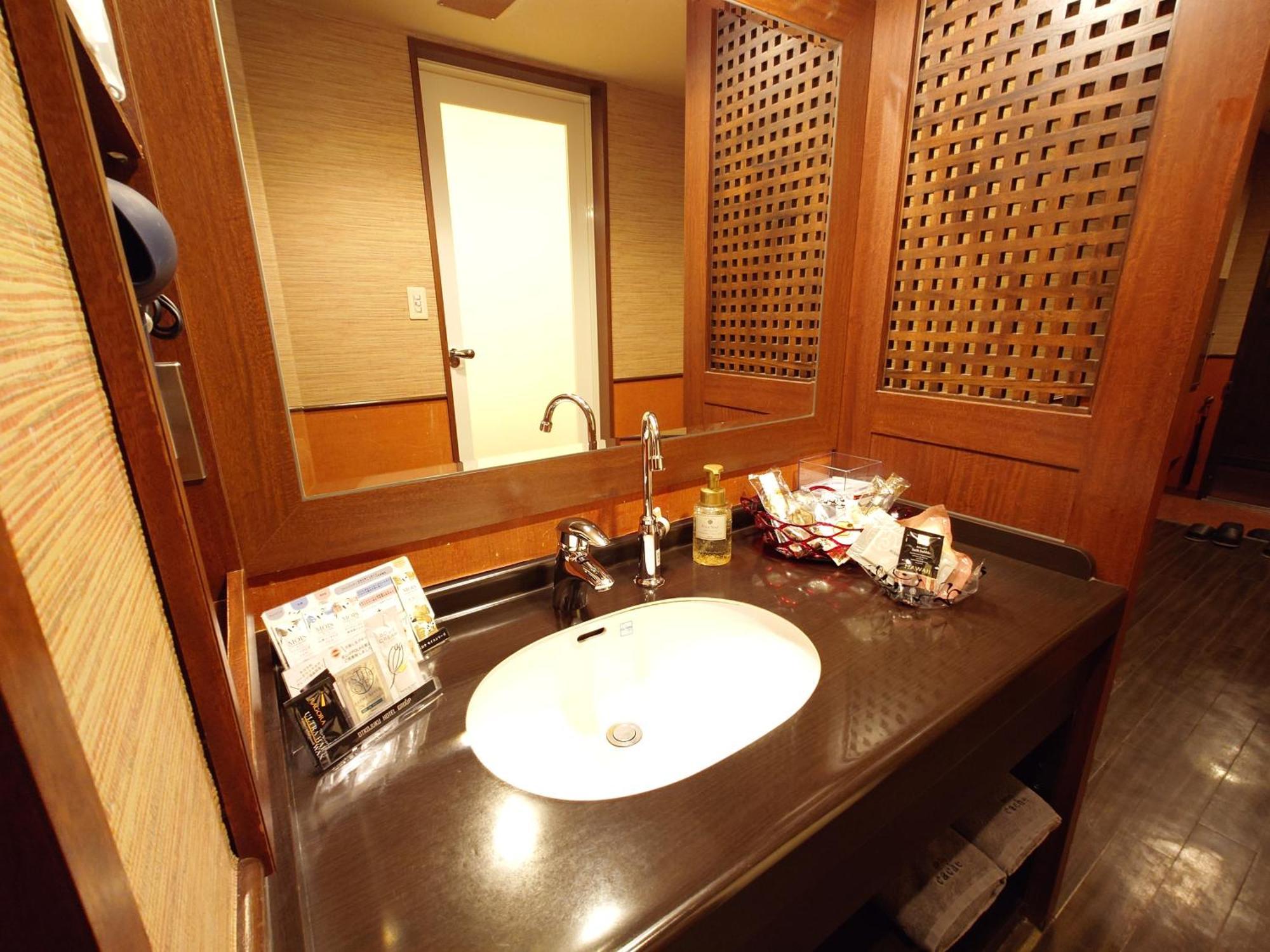 ホテル カーシュ Cache 男塾ホテルグループ (Adults Only) Himeji Exterior photo